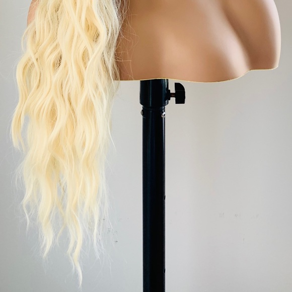 Long Gorgeous Blonde Lace Front Synthetic Wig for Everyday Wear or Events - Picture 7 of 14
